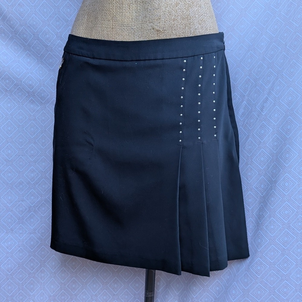 Izod XFG Golf Skort Womens Black Excellent Studded Pleated Performance Size 10